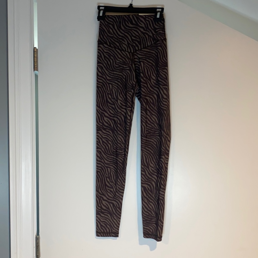 Aerie legging size  xtra small. Light and dark grey tiger stripe.